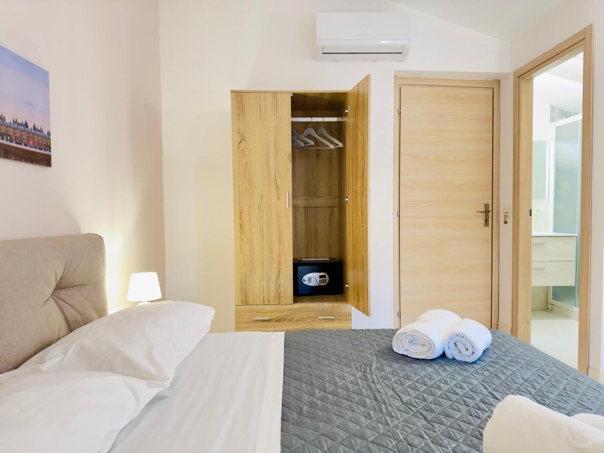 Unique Rooms In Centro Citta Bagno Privato E Climatizzatore Ragusa Esterno foto