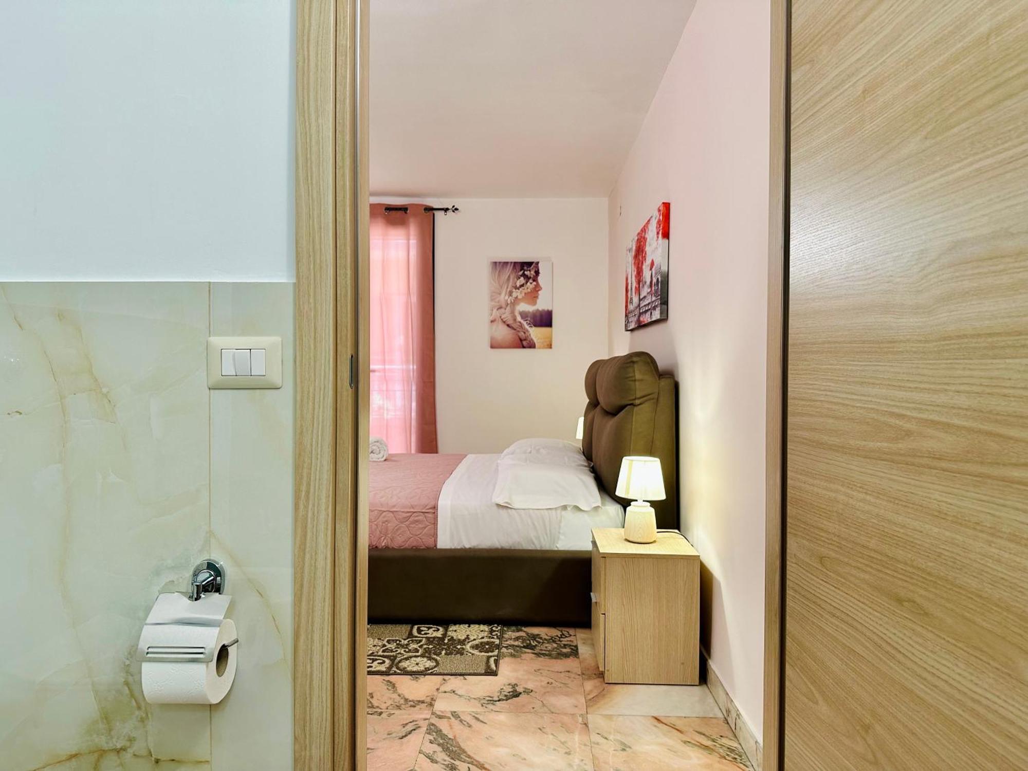 Unique Rooms In Centro Citta Bagno Privato E Climatizzatore Ragusa Esterno foto