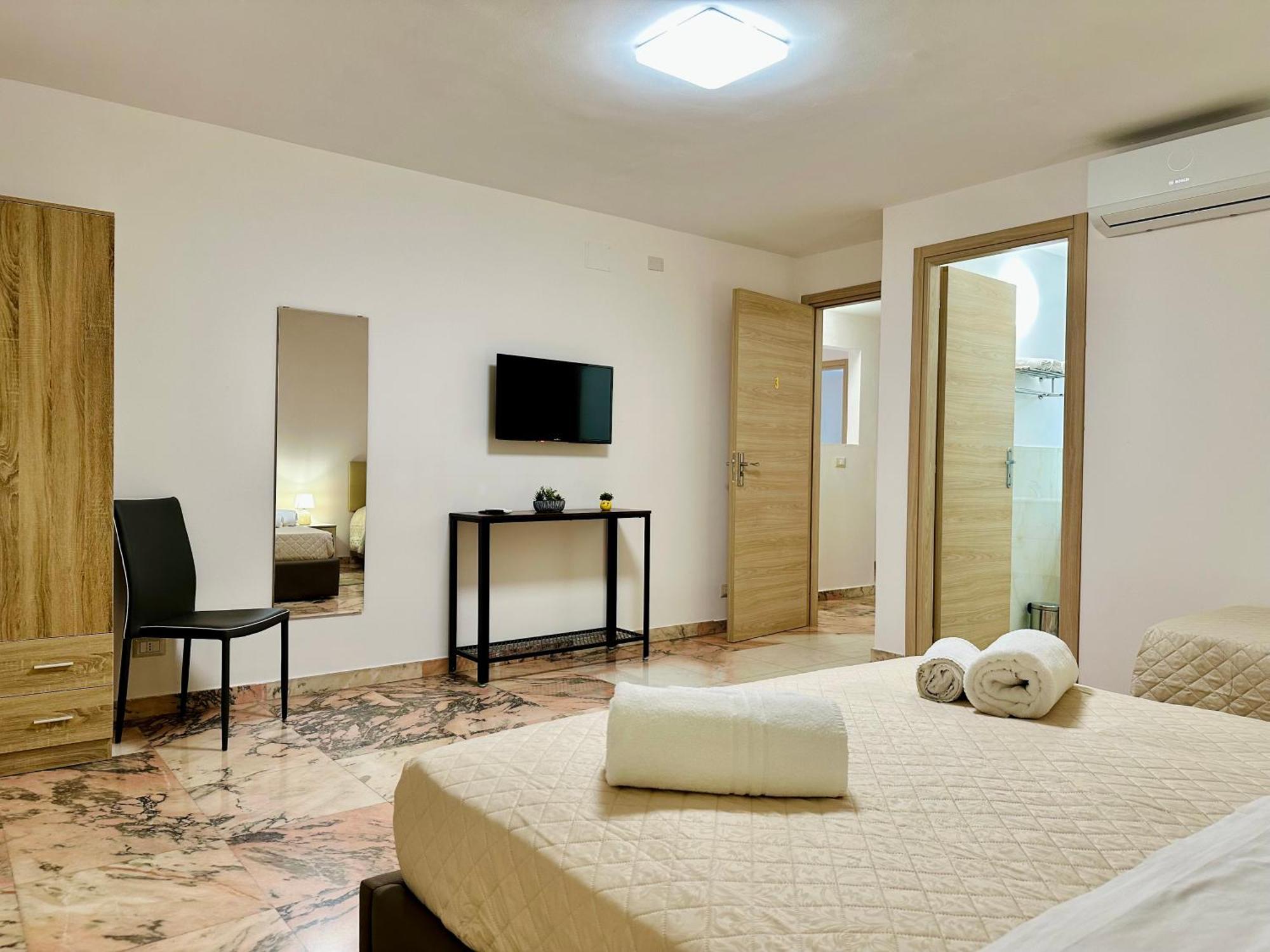 Unique Rooms In Centro Citta Bagno Privato E Climatizzatore Ragusa Esterno foto