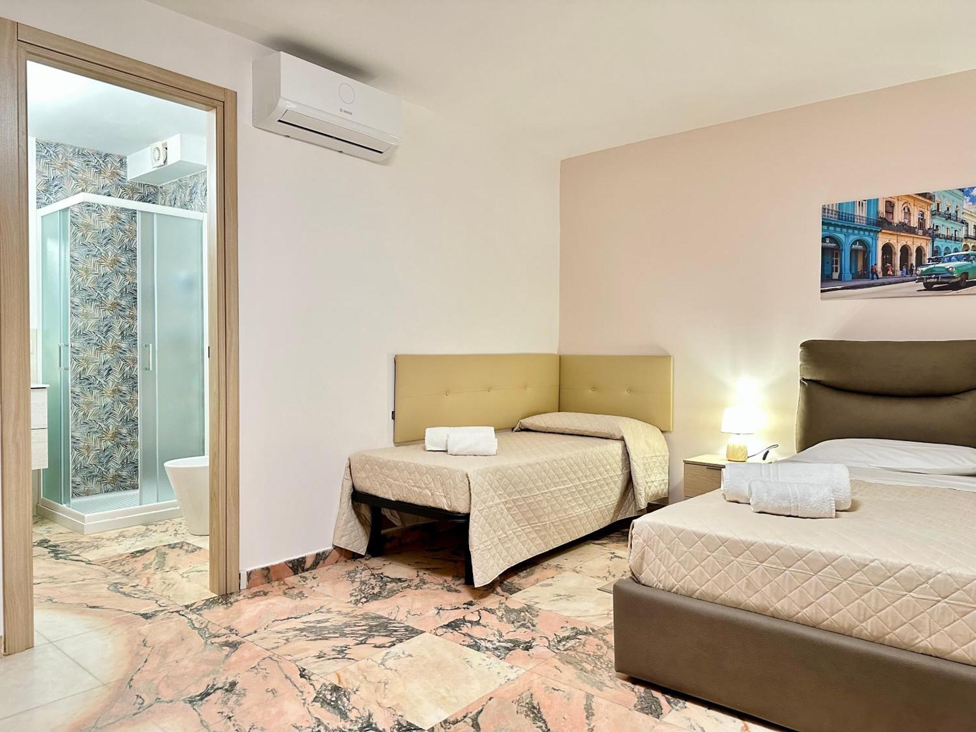 Unique Rooms In Centro Citta Bagno Privato E Climatizzatore Ragusa Esterno foto
